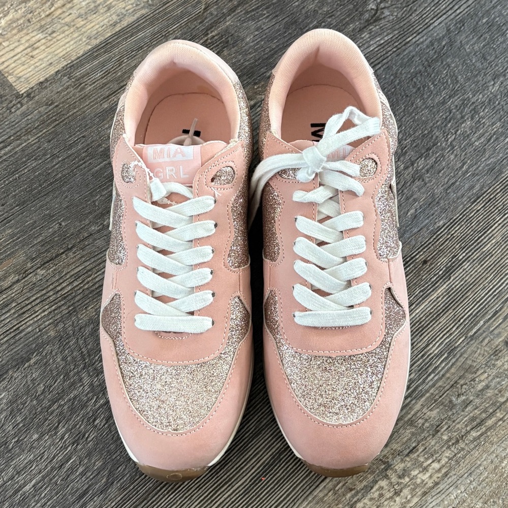 New- MIA Kids Irine glitter & blush sneakers, girls size 5